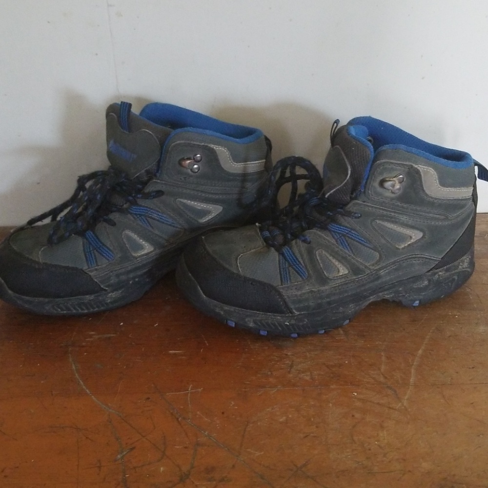 Boys hiking shows